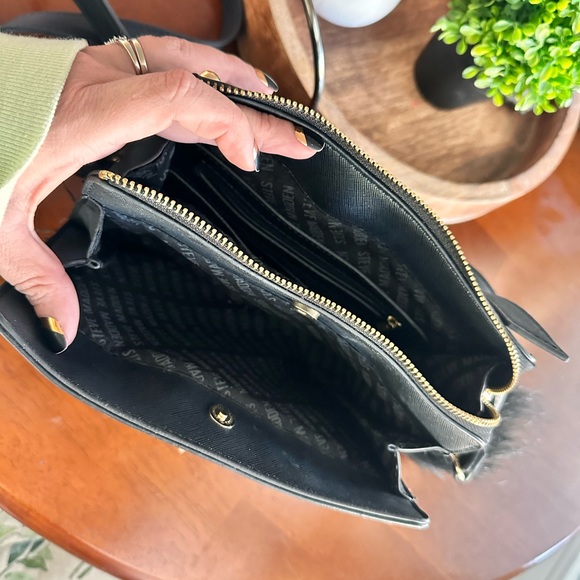 Black cross bag with Pom Pom - Picture 2 of 4